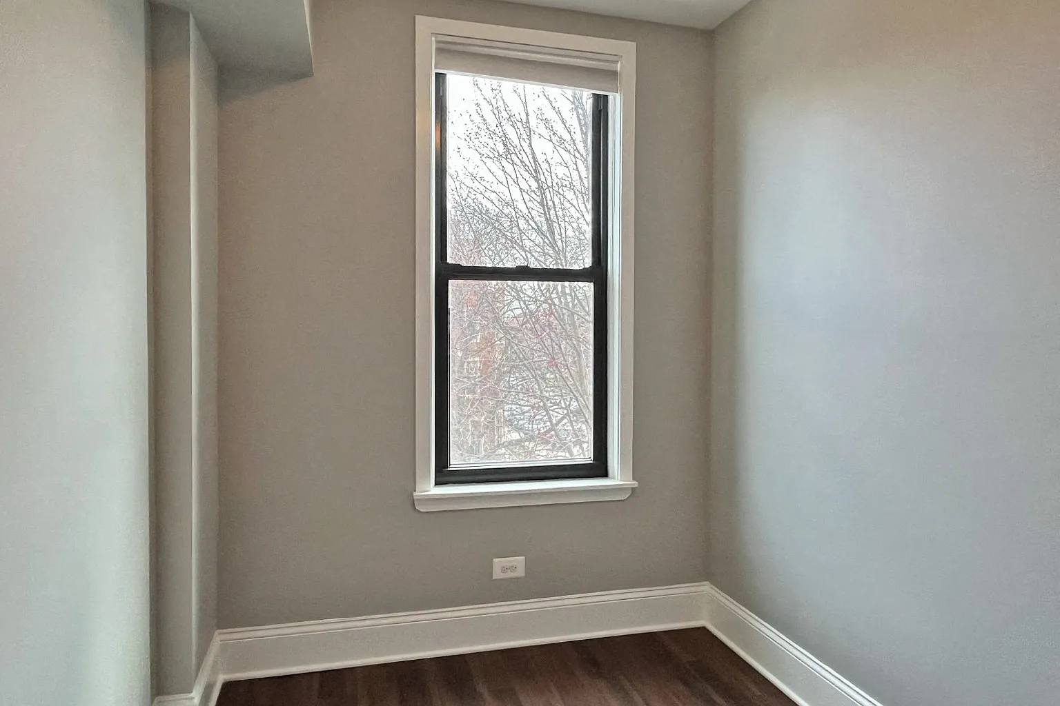 201-209 N. Grove Ave. — Photo 4