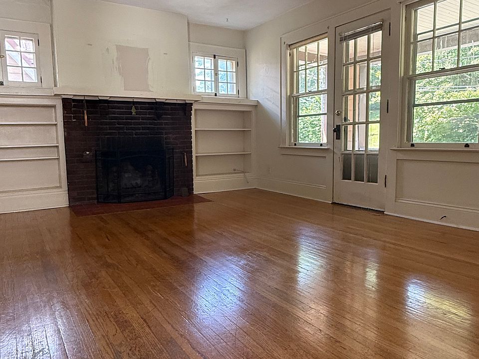 1st image of 1029 Ackerman Ave #2