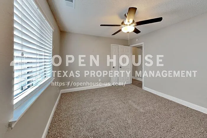 8201 Weatherly Dr — Photo 16