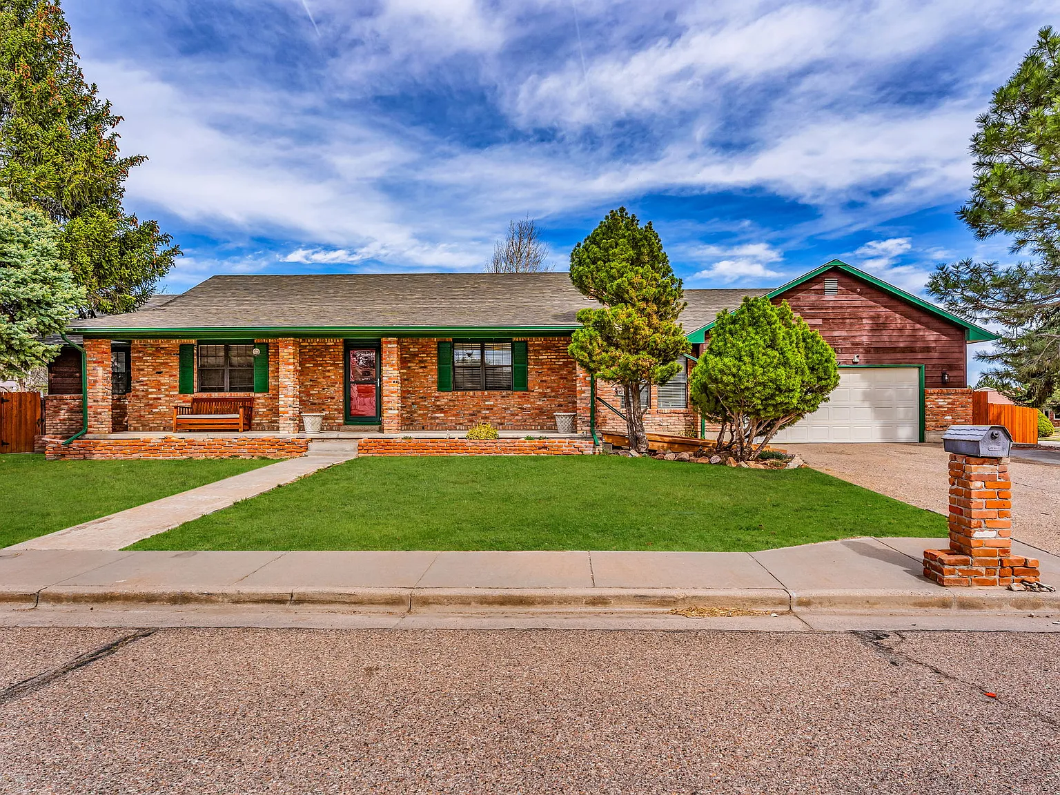 5 bed, 3231 sqft, $2,900 — Photo 1
