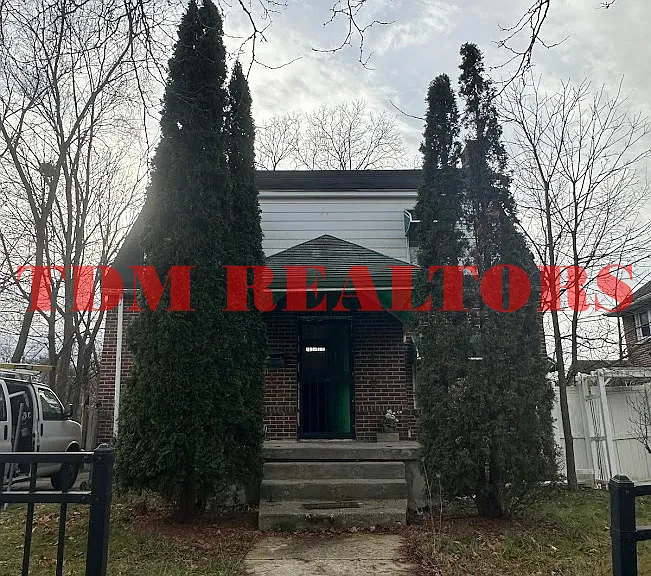 125 W McClellan St — Photo 1
