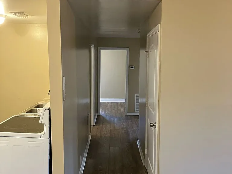 1151 Bender Ave — Photo 7