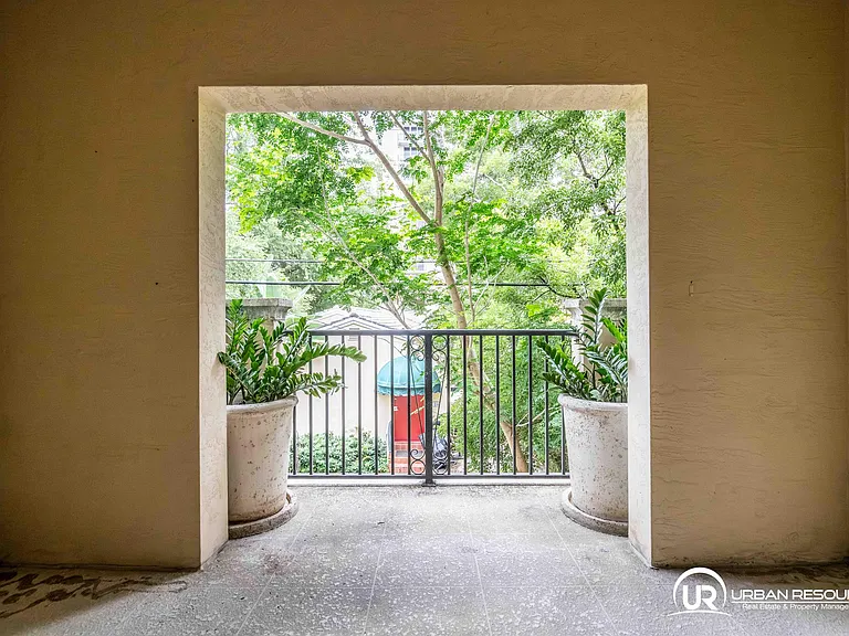 300 Majorca Ave #202 — Photo 32