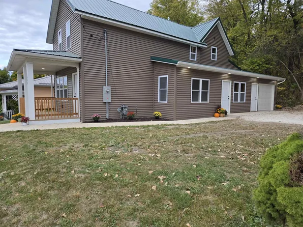 608 Day St, Decorah, IA 52101