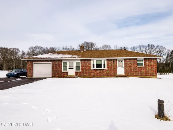 4010 Manor Dr, Stroudsburg, PA 18360