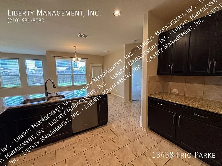 13438 Frio Parke — Photo 11