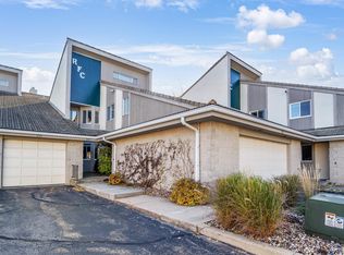 1121 S Oneida St, Appleton, WI 54915