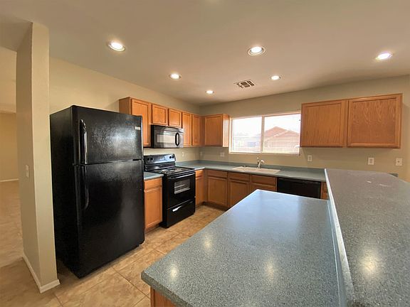 5th image of 4702 N 92nd Ave
