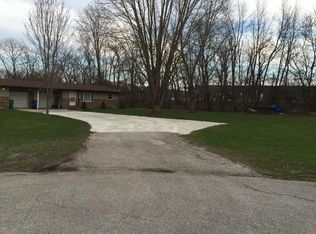 415 E 75 N #2, Valparaiso, IN 46383