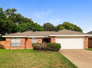 1207 Belclaire Ln, Irving, TX 75060