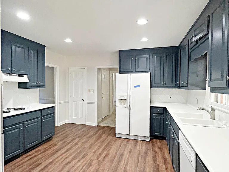 1863 Withmere Way — Photo 6