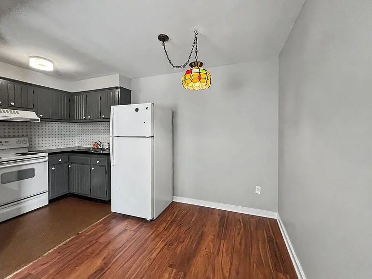 406-408 W Lafayette St — Photo 16