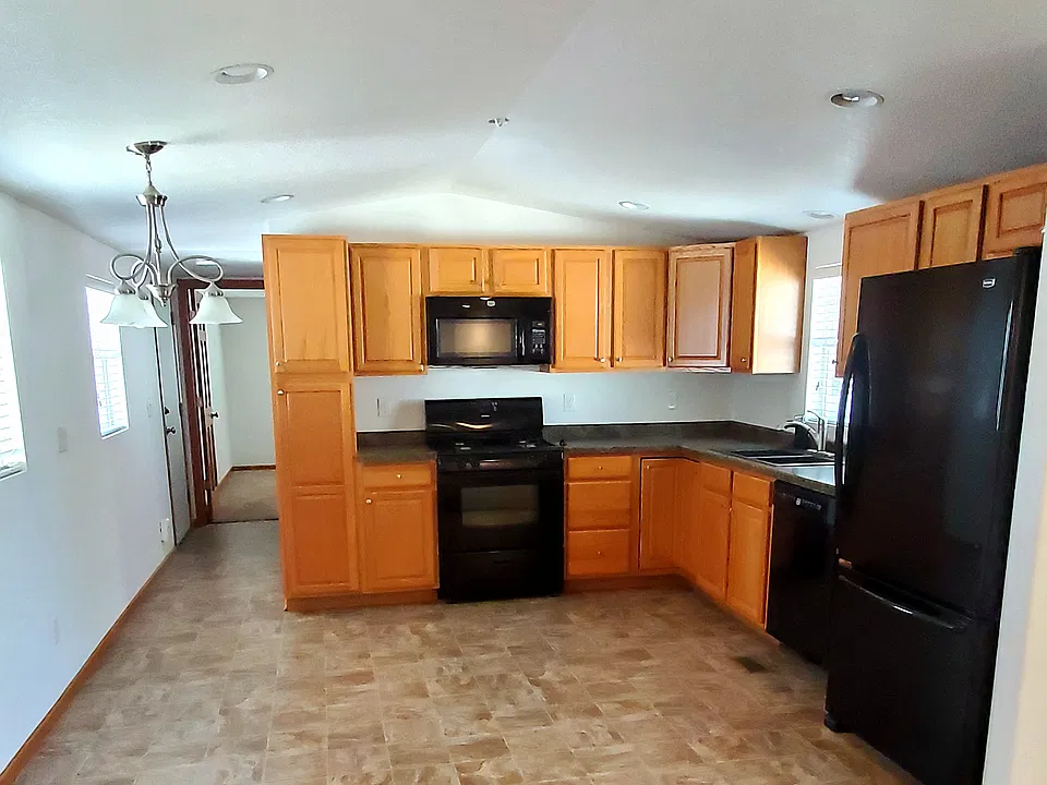 1713 E Rosser Ave #25