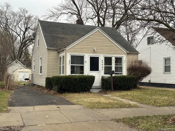 20924 Ridgemont Rd, Harper Woods, MI 48225