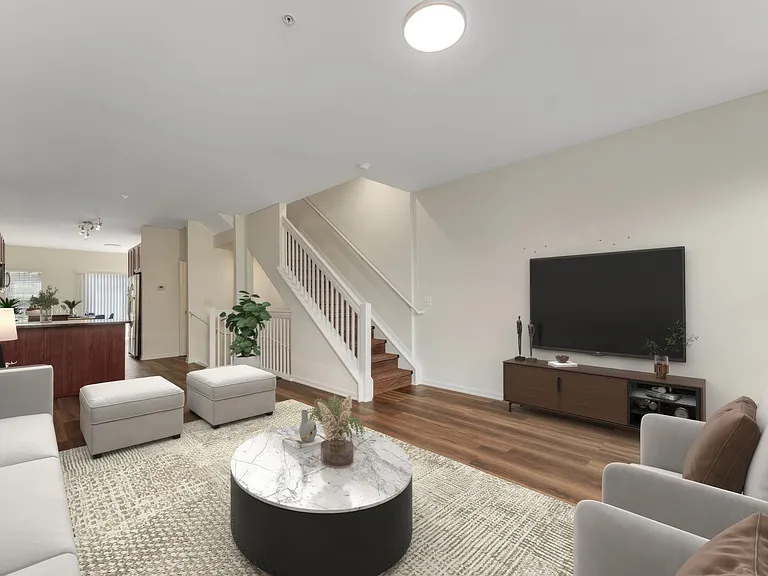 548 Graten St — Photo 12
