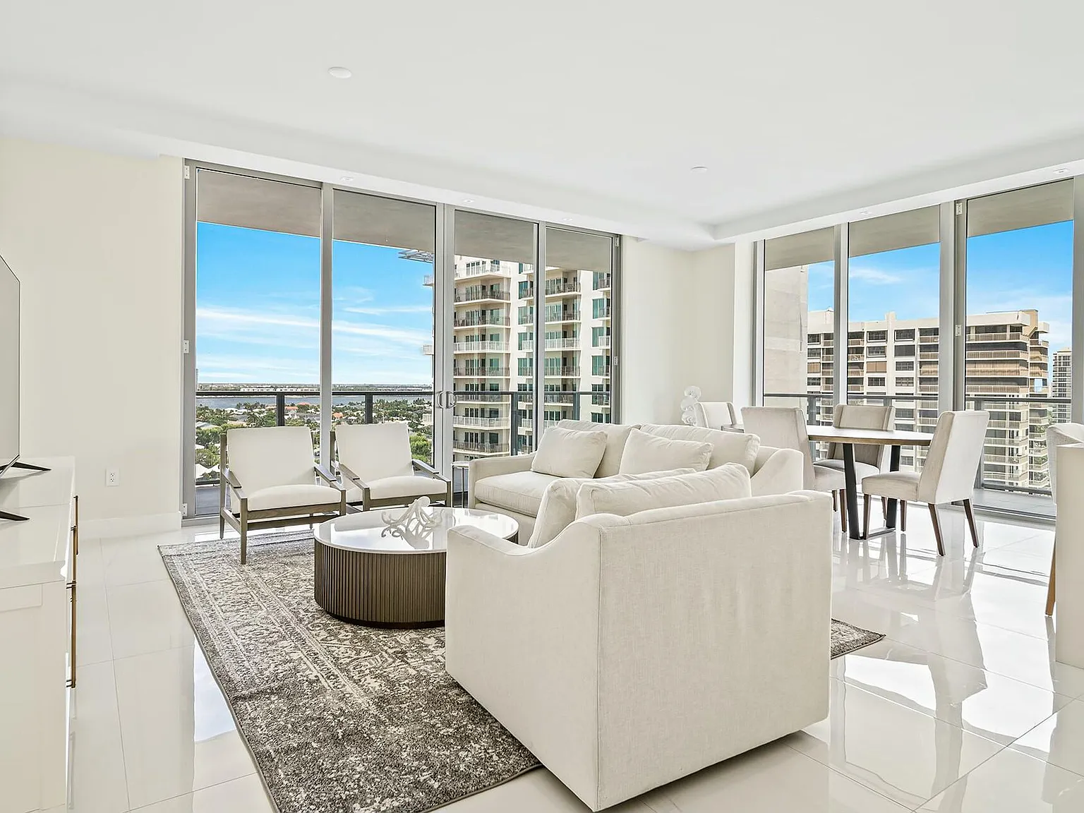2 bed, 2.5 bath, 1775 sqft, $16,000 — Photo 2