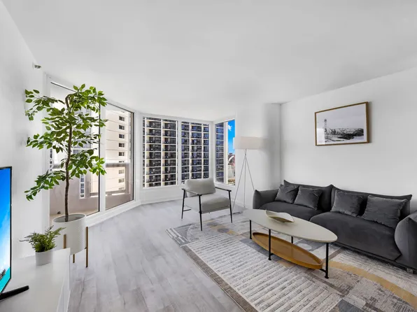 1717 N Bayshore Dr, Miami, FL