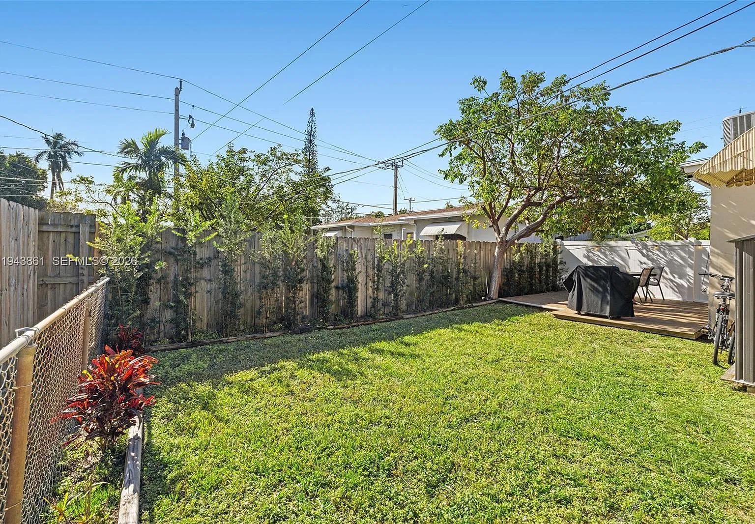 2 bed, 1000 sqft, $2,300 — Photo 3