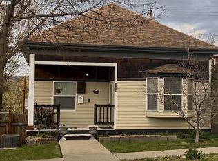 209 E 10th St, The Dalles, OR