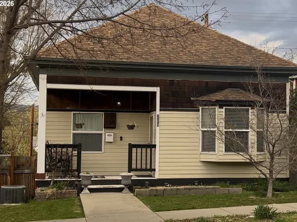 209 E 10th St, The Dalles, OR 97058