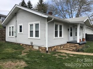 649 N Main St, Canton, NC 28716
