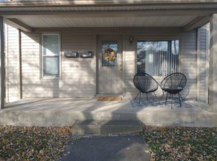 320 E 13th St #A, Lockport, IL 60441