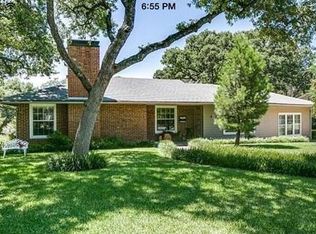 2122 Cardinal Ln, Fort Worth, TX 76111