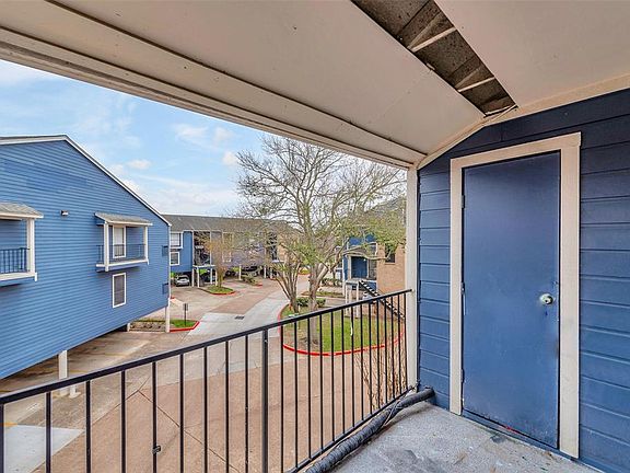 5th image of 18515 Egret Bay Boulevard #1108
