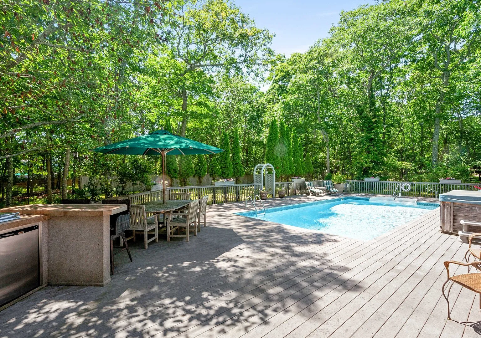 Gorgeous Garden Home with secluded and heated pool, quiet getaway — Photo 2