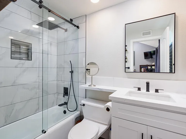 22501 Birchcrest — Photo 34