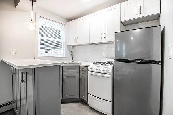 Rented by Prime Realty | media 8