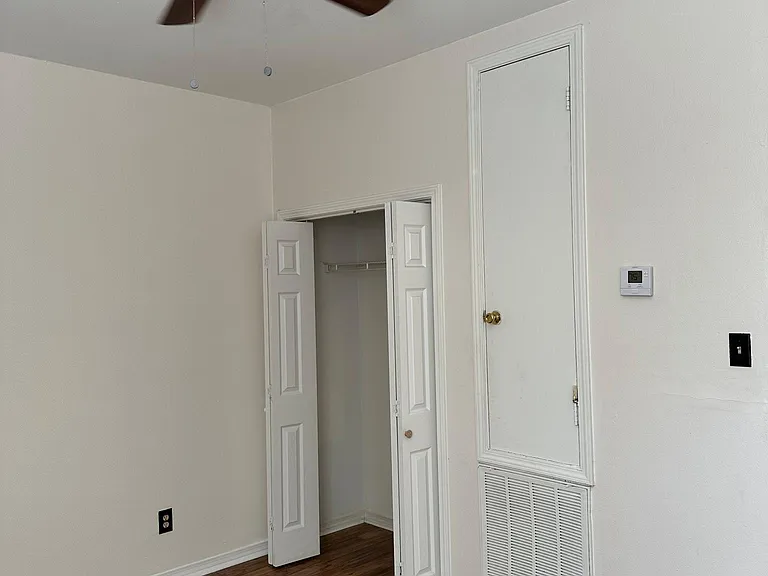 4501 S Prieur St #B — Photo 4