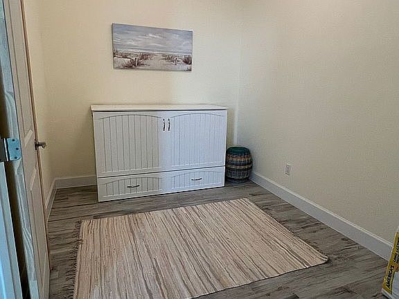 4th image of 336 Parrot Ln