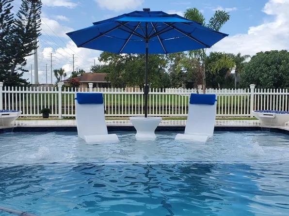 183 Cordoba Circle, Royal Palm Beach, FL 33411