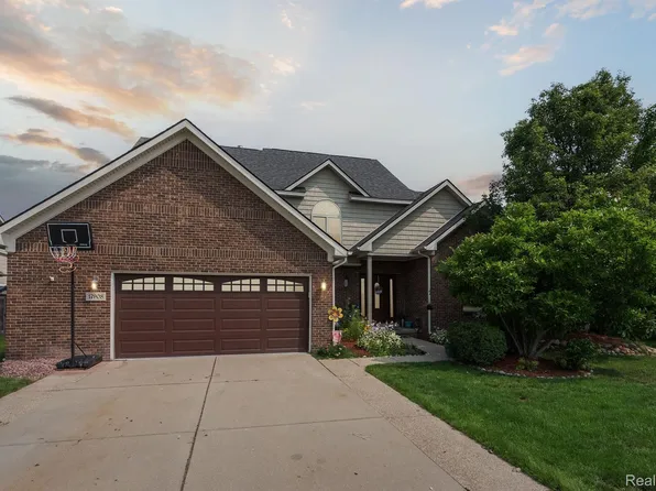 17908 Begonia Dr, Brownstown, MI 48173