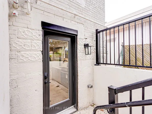 50 William Cragg Dr #C, Toronto, ON M3M 1V1