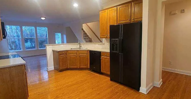 15743 Seafield Ln — Photo 8