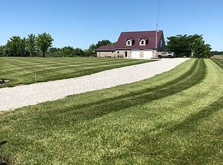 981 E 1180th Rd, Casey, IL 62420