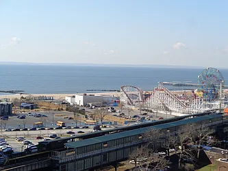 Sold by Thomas Lipovetsky, LREB