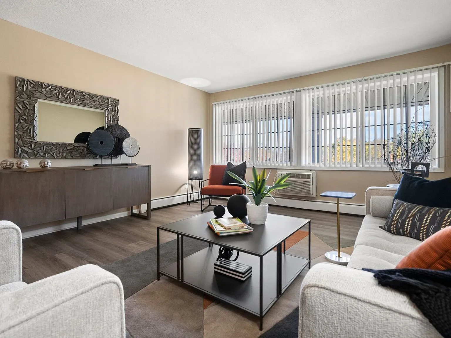 Imperial Gates Apartments — Photo 3