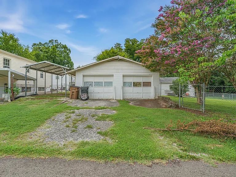1315 E Red Bud Rd — Photo 33