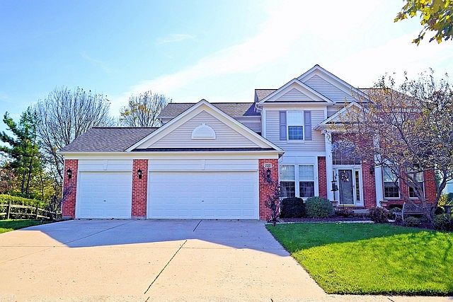 1st image of 155 Rosewood Dr