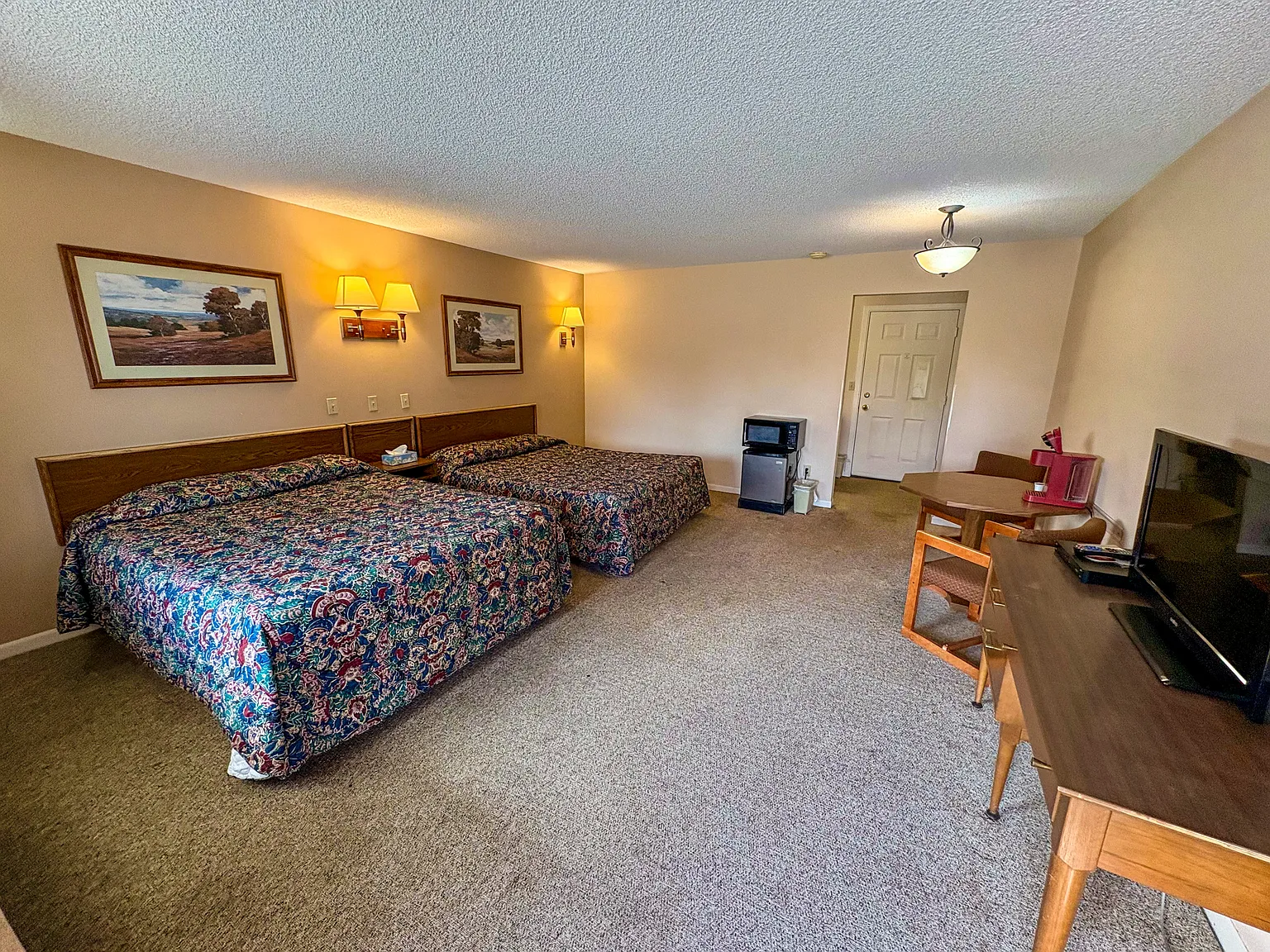 Studio, 230 sqft, $850 — Photo 2