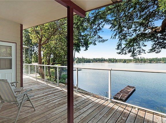 3rd image of 1640 E Island Lake Dr