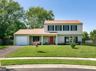 8 Holden Ct, Marlton, NJ 08053