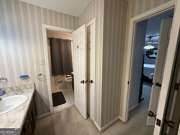 3rd image of 170 White Rd