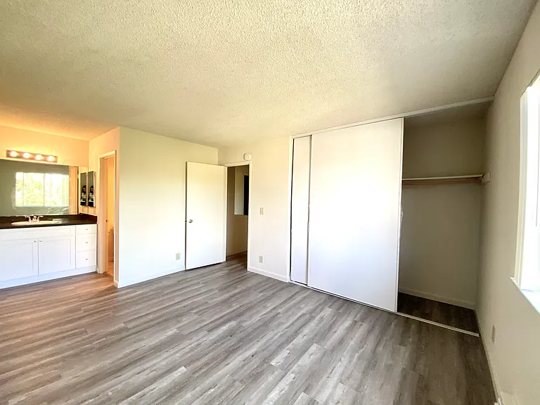 Sundale Dr — Photo 9
