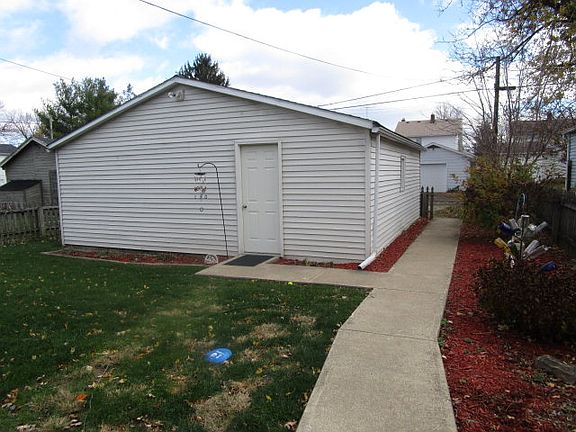 5th image of 226 S Seffner Ave