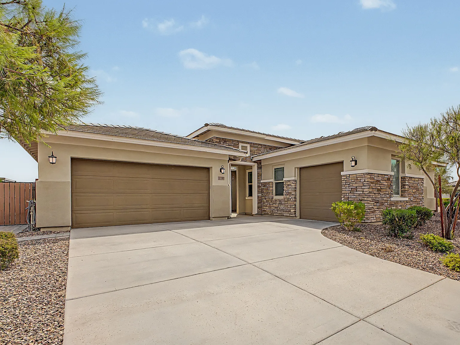 4 bed, 3.5 bath, 3200 sqft, $3,299 — Photo 4