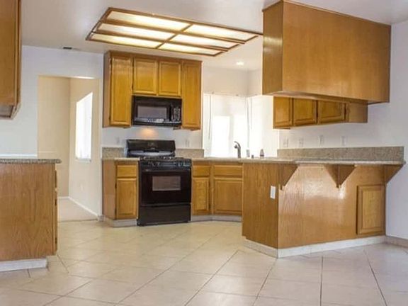 2nd image of 25576 Kalmia Ave